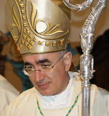 <b>...</b> don Gianluca Manenti, ieri sera Il vescovo della <b>diocesi di Noto</b>, <b>...</b> - Vescovo-di-Noto1